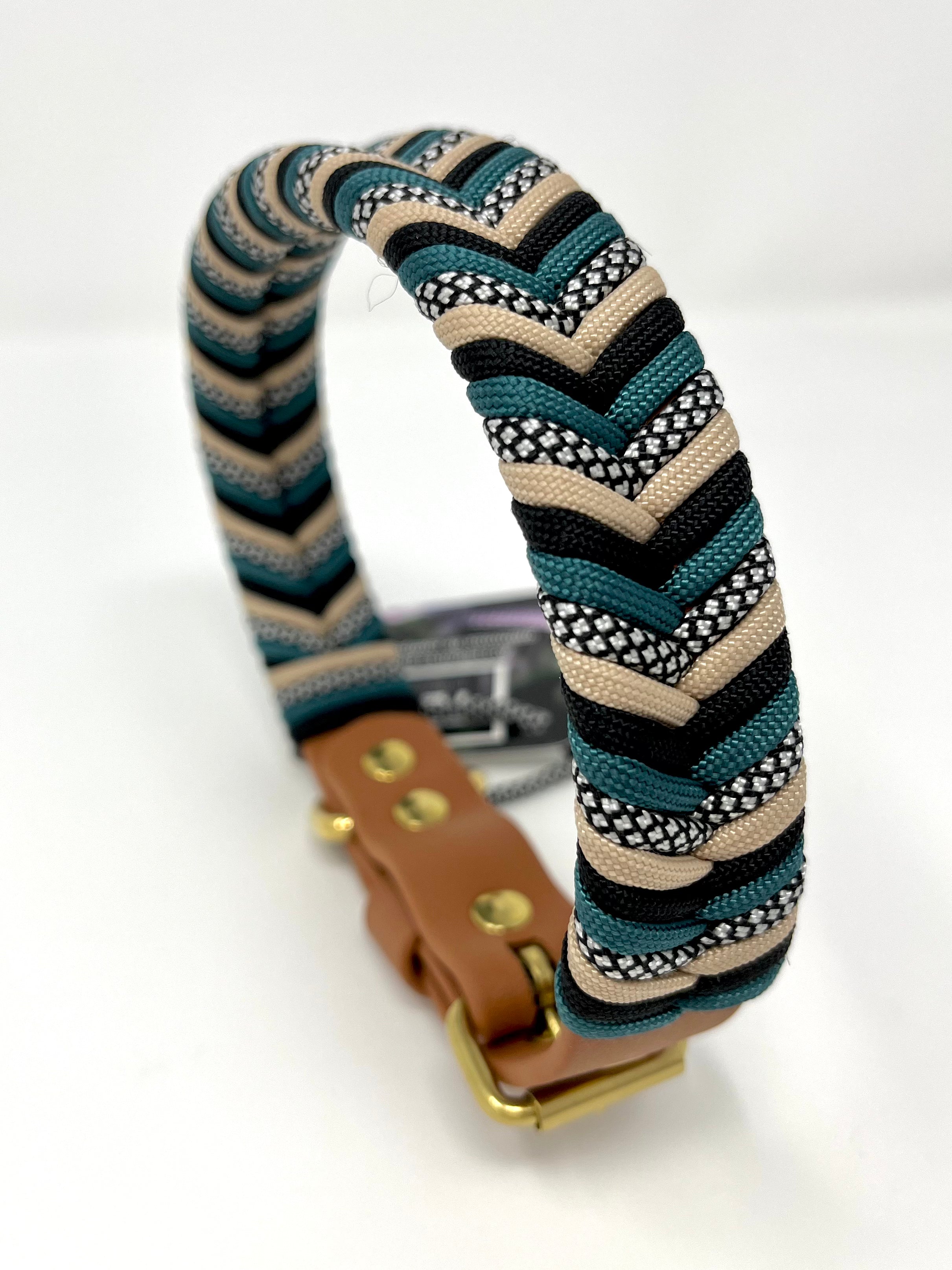 ARROW - CYAN LETOURNO