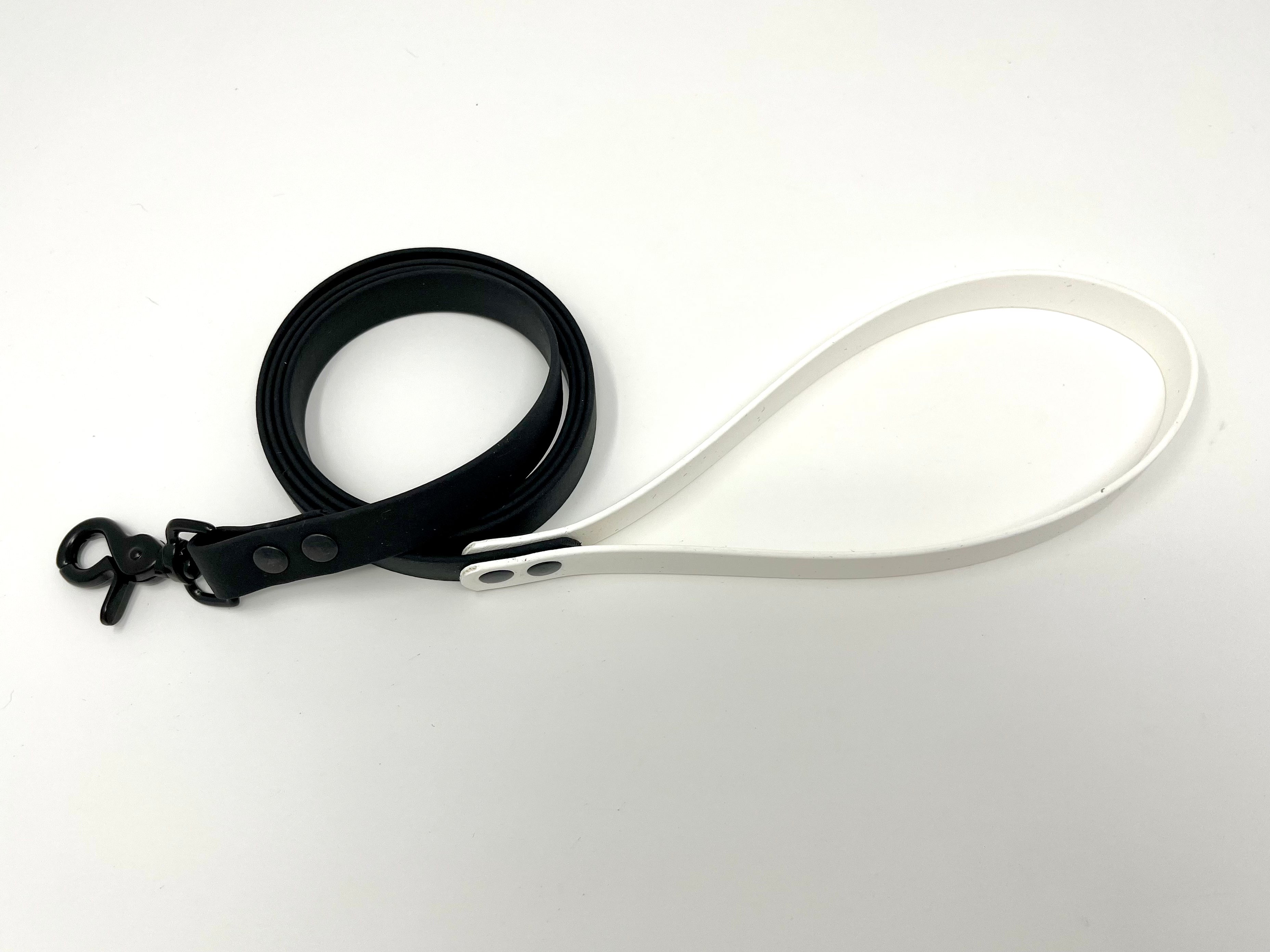 LAISSE BIOTHANE - NOIRE ET BLANC