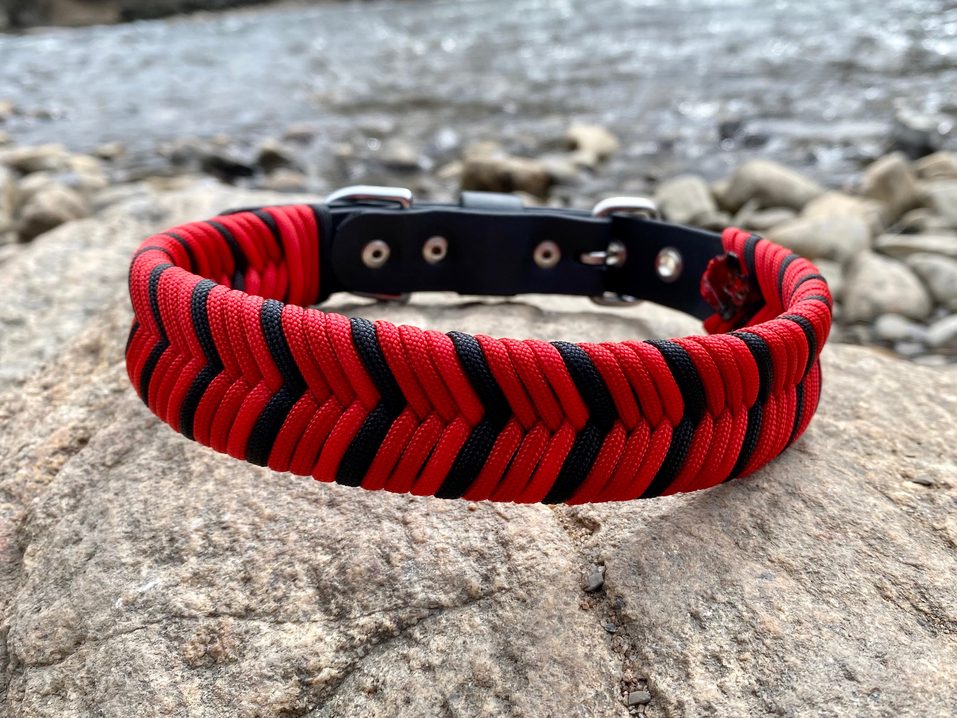 ARROW -  ROUGE ET NOIR